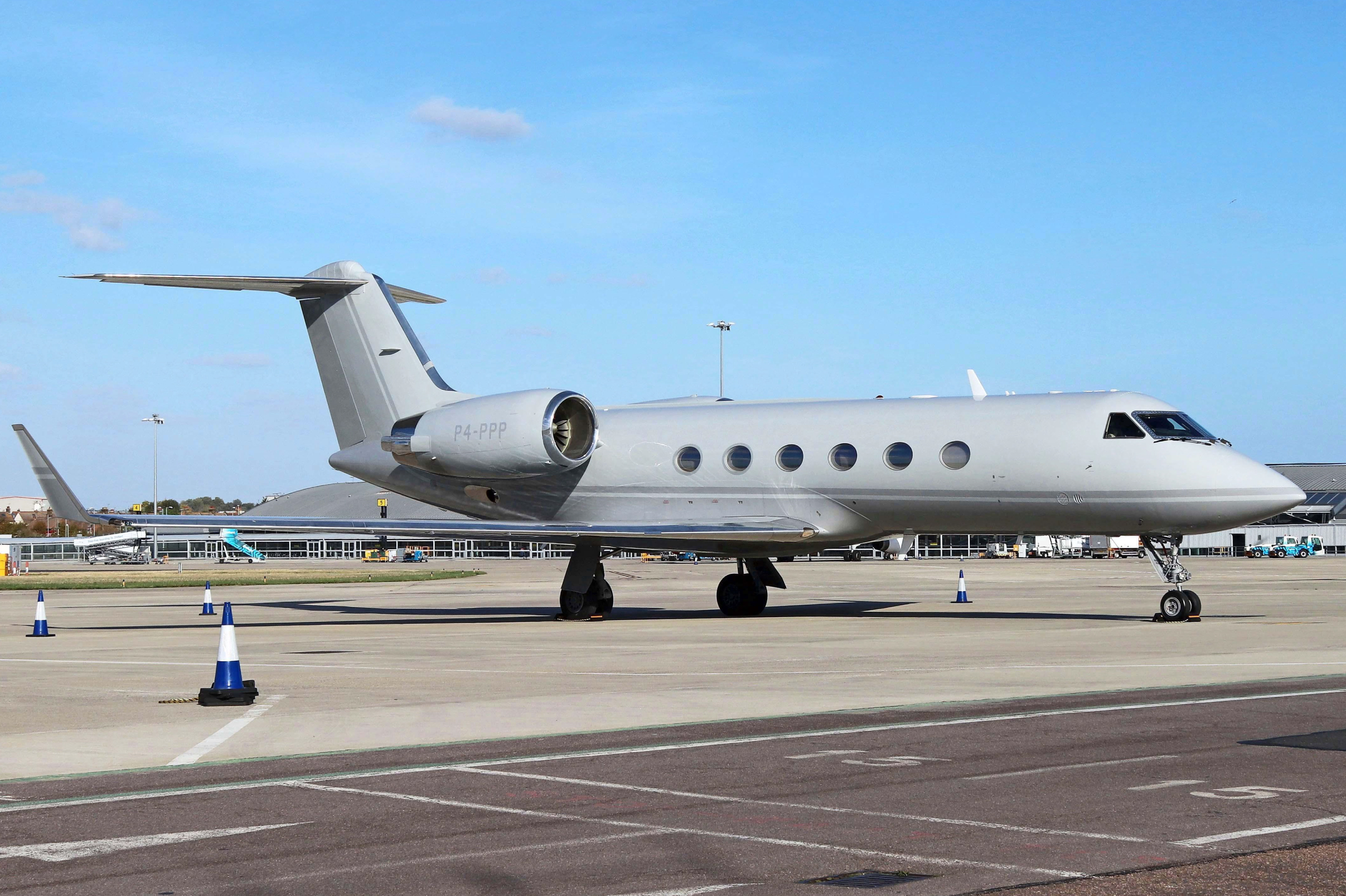 Gulfstream 4 private jet for charter